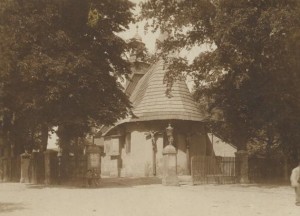 Kościół Świętego Krzyża, fotografia z początku XX w., zbiory Muzeum Miejskiego w Żywcu
