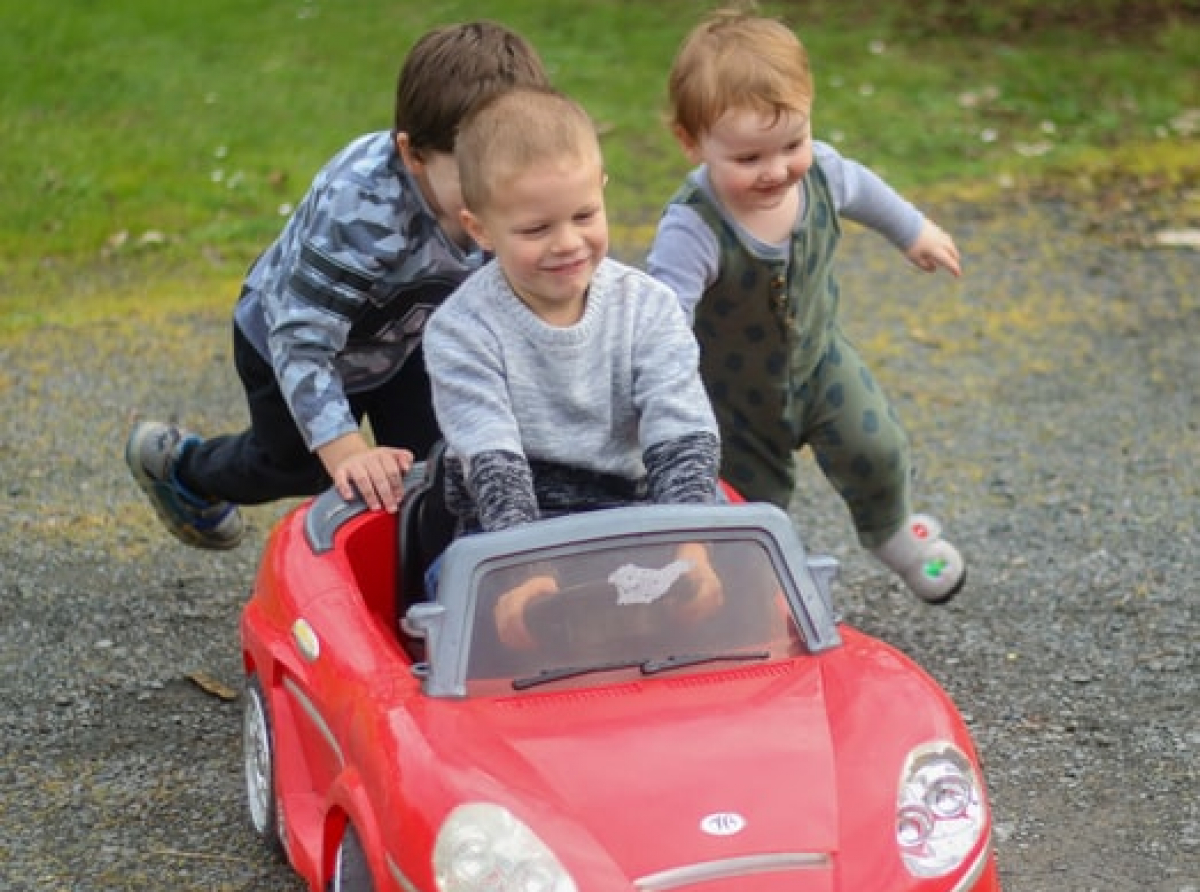 Który pojazd elektryczny dla dzieci warto kupić?